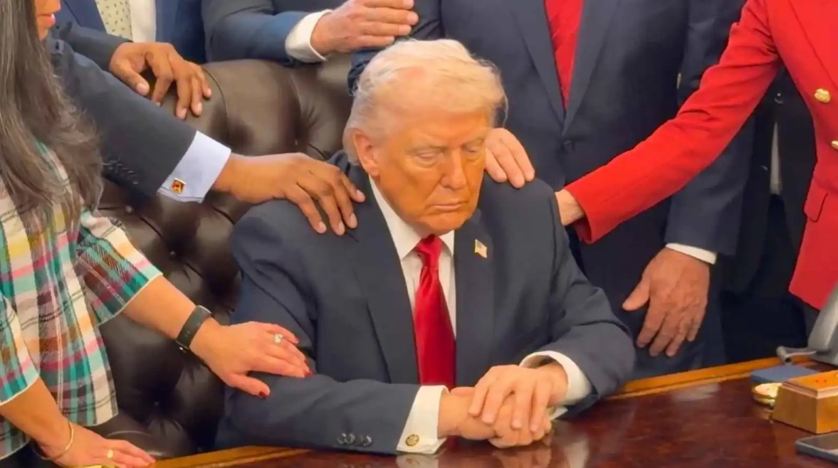 جانب من الصلاة في البيت الأبيض