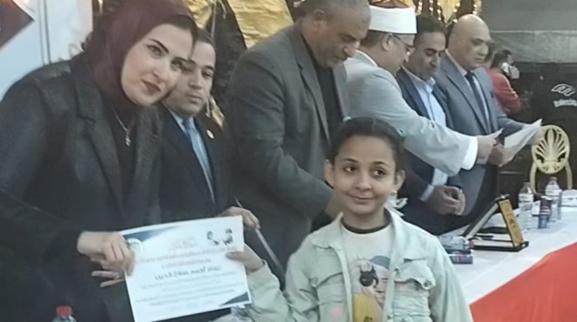 لقطات من تكريم حفظة القرآن الكريم