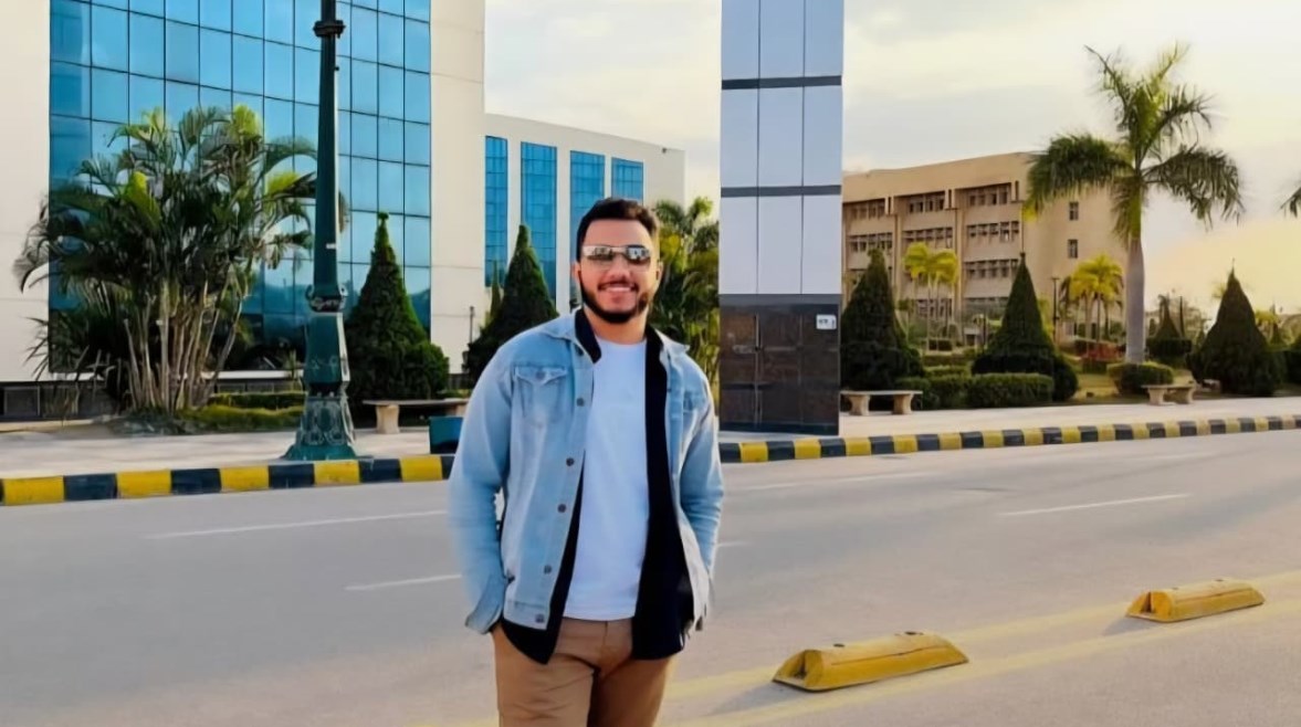 الشاب المتوفي 