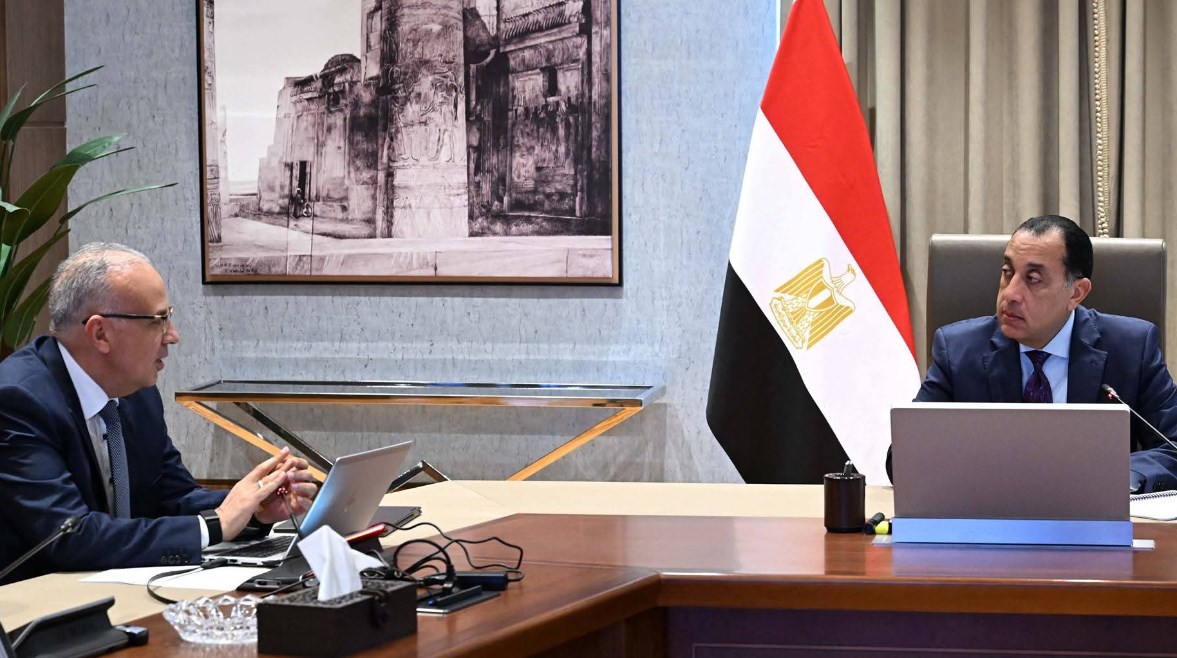 خلال اجتماع رئيس الوزراء 