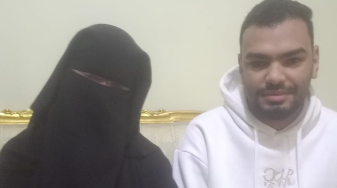 الأم المثالية بالفيوم مع أحد أبنائها