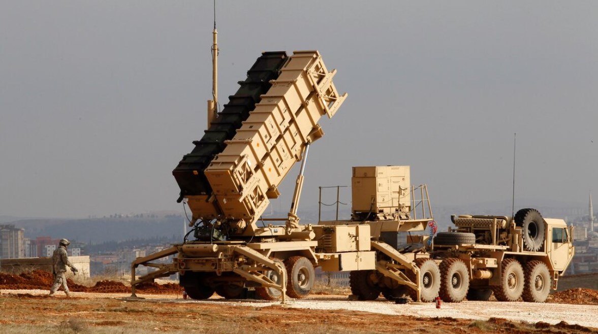 منظومة باتريوت أمريكية للدفاع الجوي 