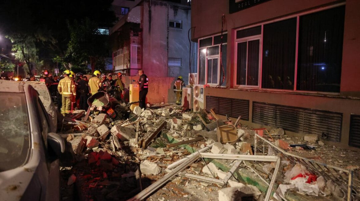 آثار ضربة إيرانية على إسرائيل