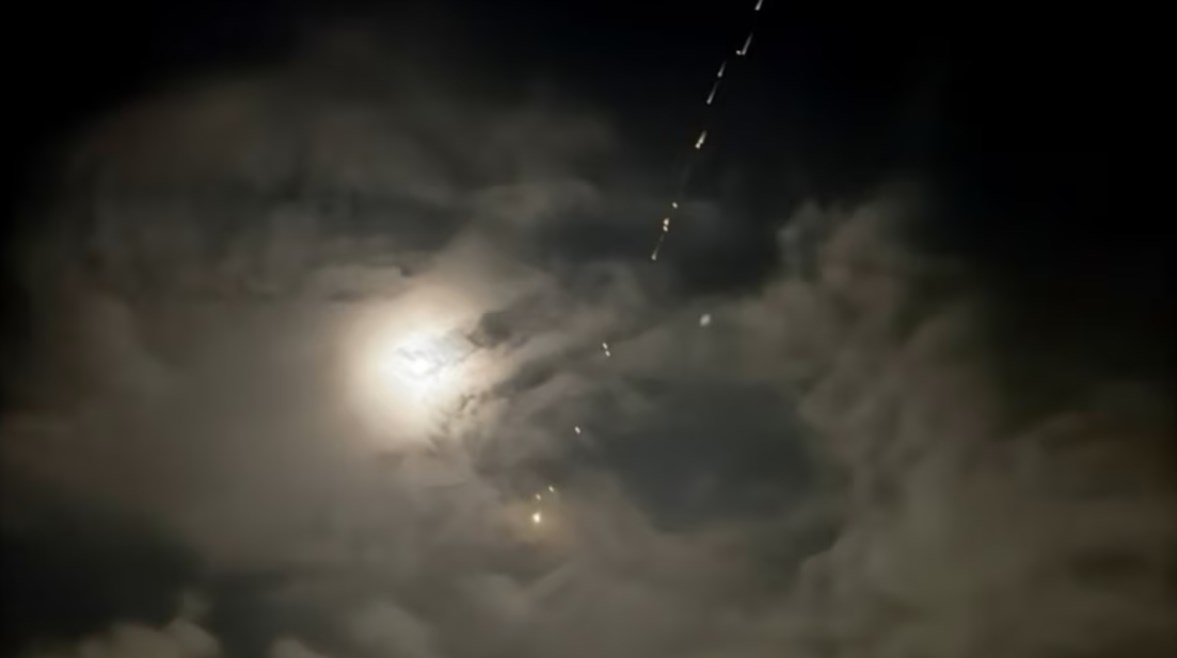 صاروخ إيراني يتجه نحو إسرائيل