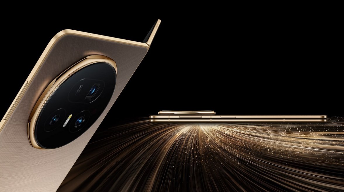 أول هاتف قابل للطي بمعياري IP68 وIP69