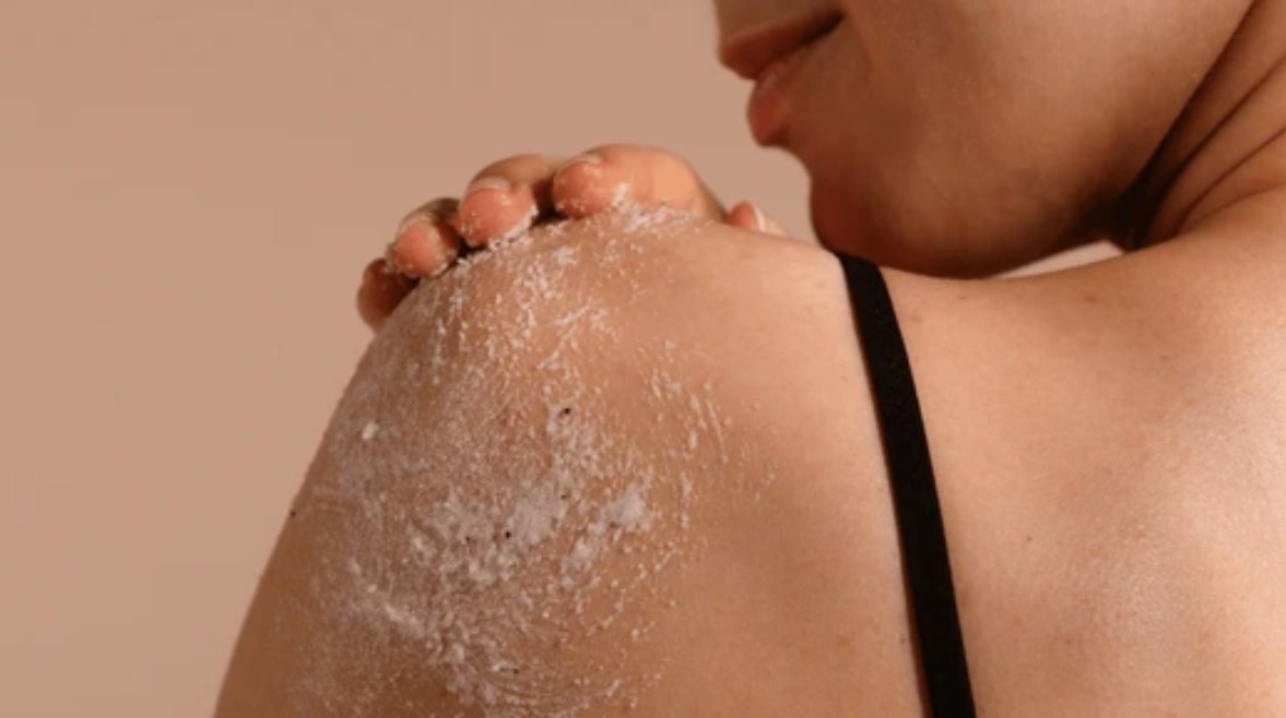 مقشر السكر للبشرة