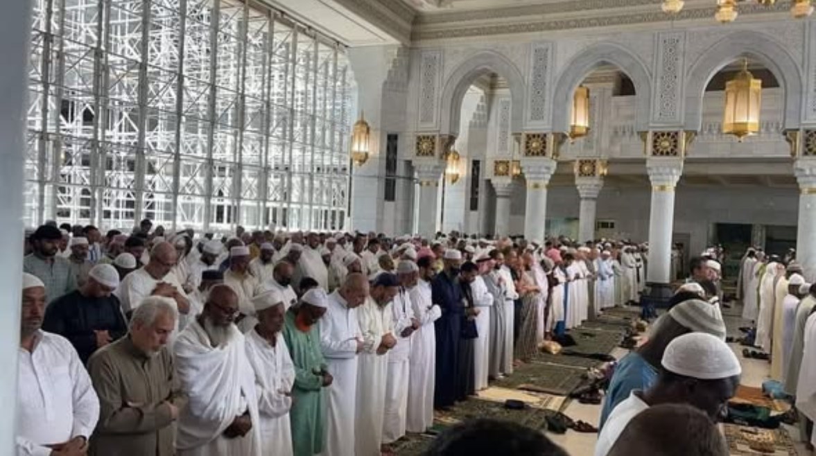 الحكم الشرعي لتزامن صلاة العيد مع صلاة الجمعة