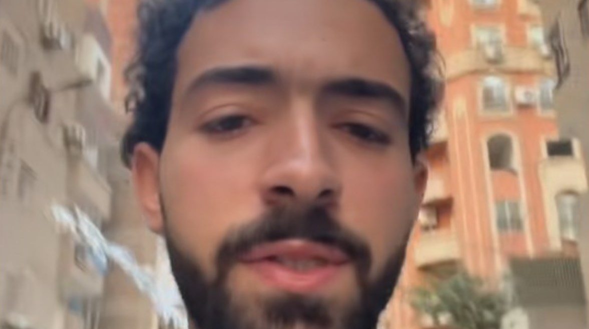 منشور يتسبب في فصل موظف عن عمله