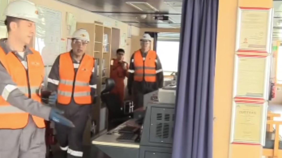 رئيس الوزراء مصطفى مدبولي أثناء تفقده ميناء سوميد بالعين السخنة