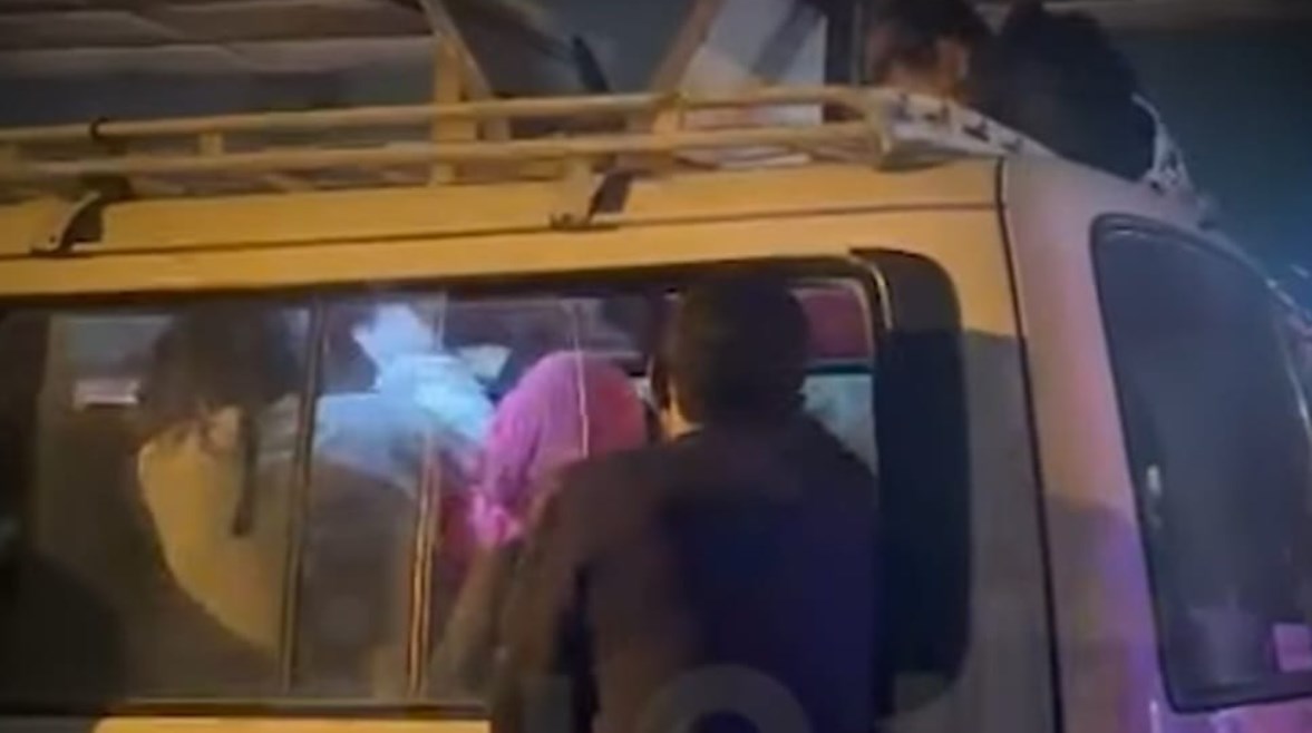 مشاجرة سيدات بموقف السيدة عائشة