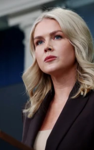 كارولين ليفيت