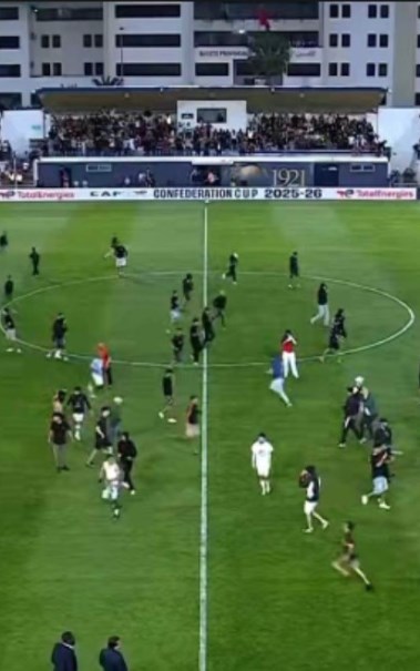 شغب جماهير اتحاد العاصمة وأوليمبك أسفي 