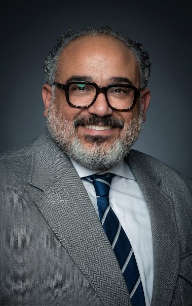 الكاتب نور الشيخ