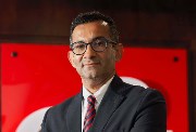 أحمد يحيى، الرئيس التنفيذي لقطاع التكنولوجيا المالية ونمط الحياة الرقمية بشركة e&