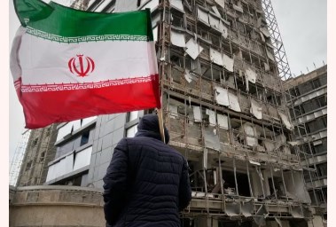 آثار قصف مستشفى غاندي في طهران 