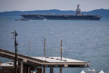 حاملة الطائرات جيرالد فورد تصل البحر الأحمر 