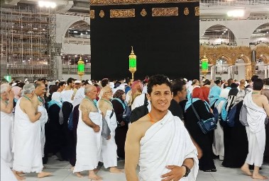 الشاب أحمد سيد