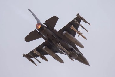 تأخر شحنات أسلحة