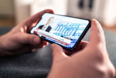 سماع الأخبار العنيفة