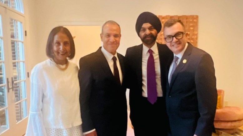 جتماعًا رفيع المستوى مع رئيس مجموعة البنك الدولي