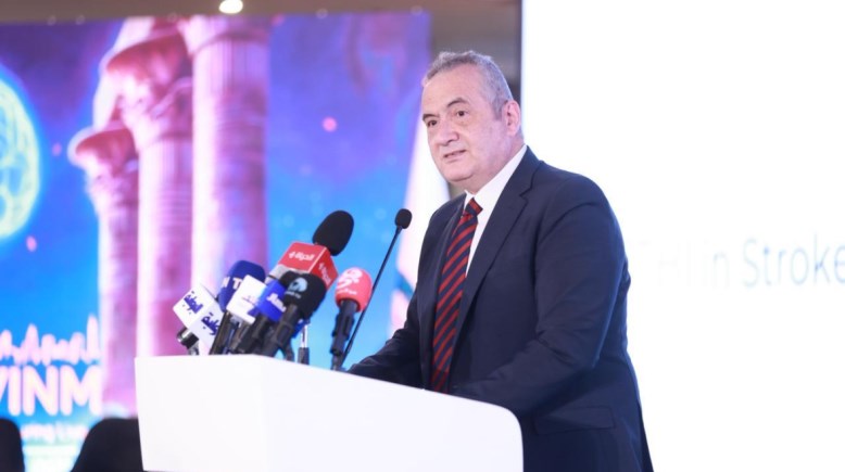 الدكتور محمد مصطفى رئيس هيئة المستشفيات والمعاهد التعليمية