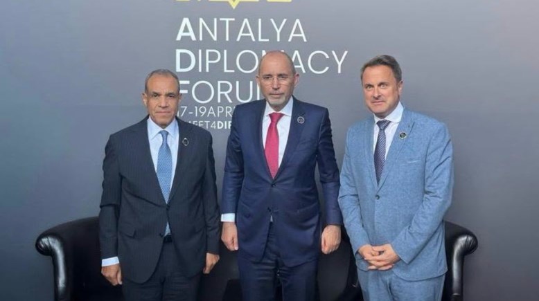 وزير الخارجية يلتقي مع وزيرى خارجية الأردن ولوكسمبورج 