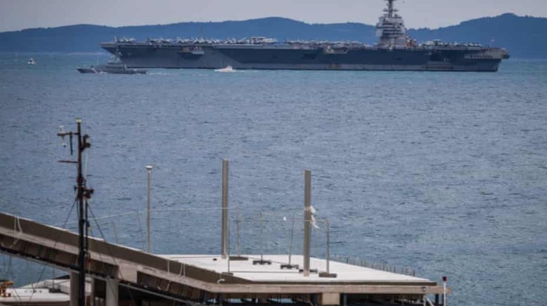 حاملة الطائرات جيرالد فورد تصل البحر الأحمر 