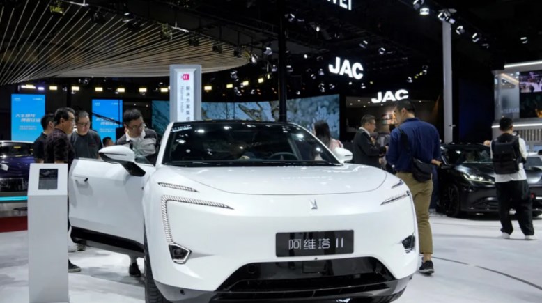 معرض سيارات ــ تعبيرية 