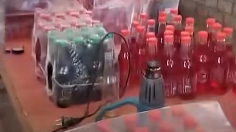 مصنع مشروبات "بدون ترخيص" يقلد علامات تجارية شهيرة بالمنيا