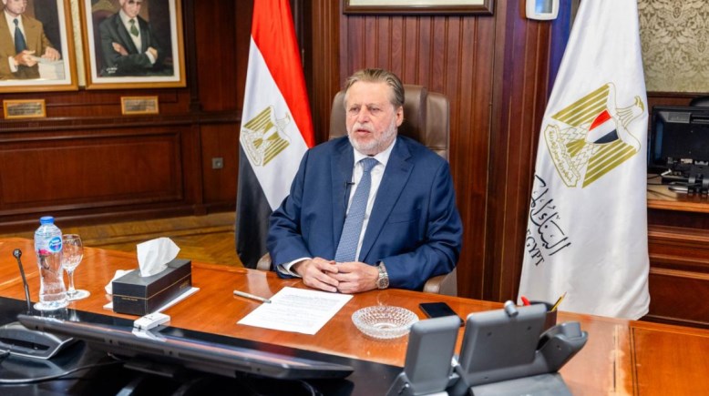 محافظ البنك المركزي حسن عبد الله 