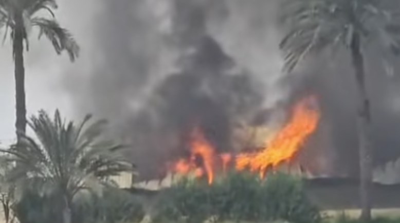 جانب من الحريق