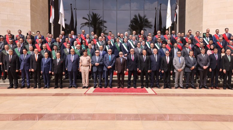 وزير العدل يكرم أوائل القاضيات والقضاة