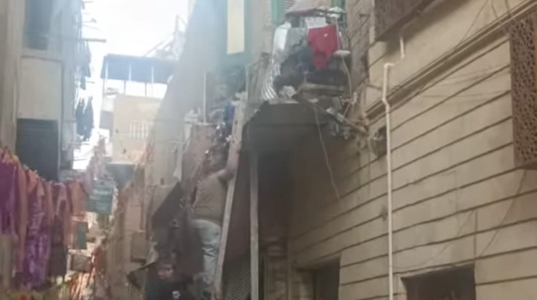 انهيار داخلي لعقار قديم بالجمالية 