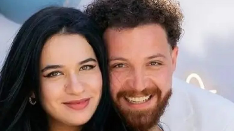  رنا طارق زوجة الفنان محمود حجازي