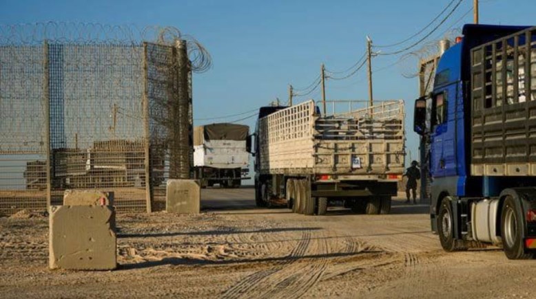 شاحنات مساعدات تدخل غزة 