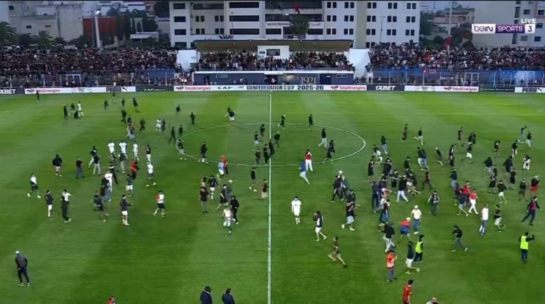 شغب جماهير اتحاد العاصمة وأوليمبك أسفي 