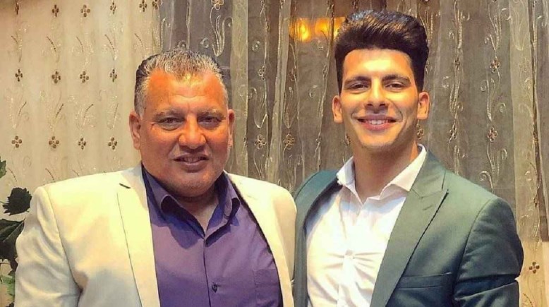 زيزو ووالده