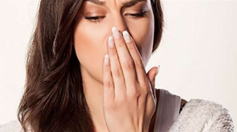 التخلص من رائحة الفسيخ في اليدين والفم