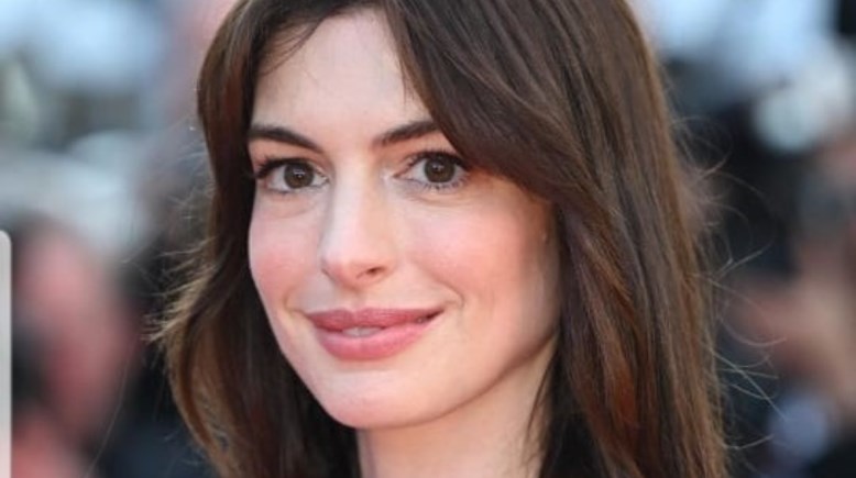  النجمة العالمية Anne Hathaway