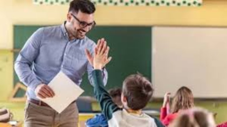  مسابقة مساعد معلم دراسات اجتماعية