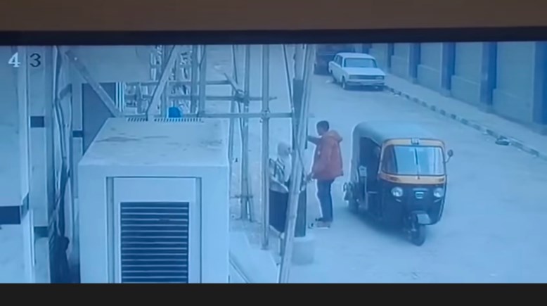 واقعة مشاجرة فتاة وسائق توك توك 