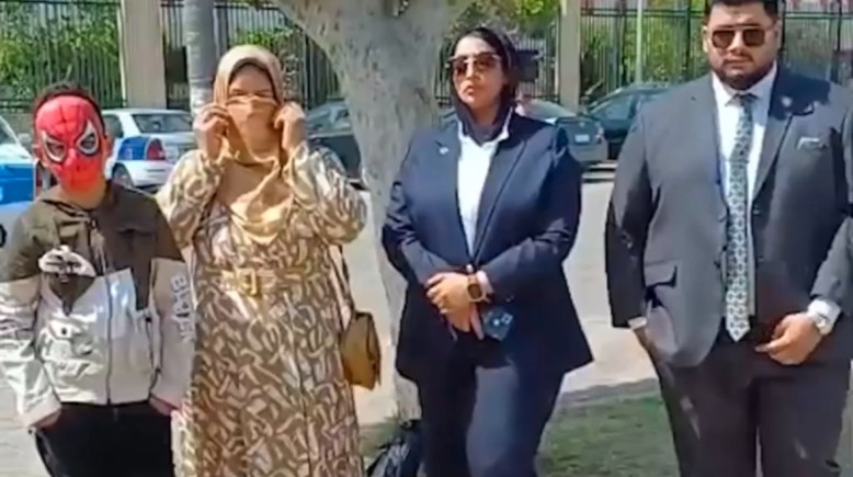 هيئة الدفاع والمجني عليه ووالدته