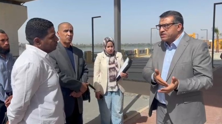 محافظ قنا فى كورنيش النيل 