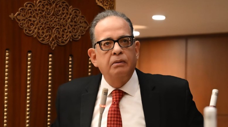  النائب طارق عبدالعزيز