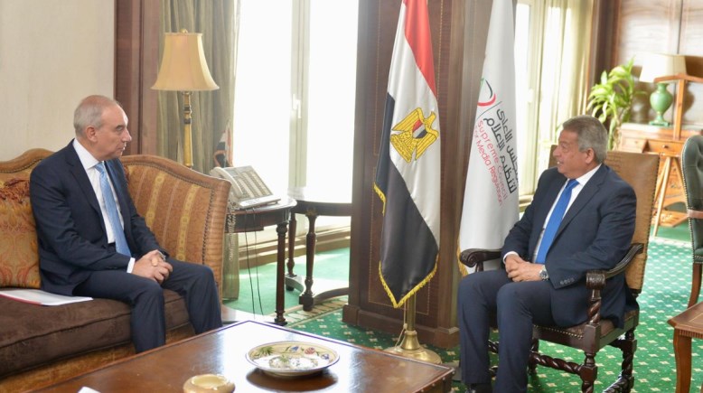 المهندس خالد عبد العزيز والسفير علاء يوسف