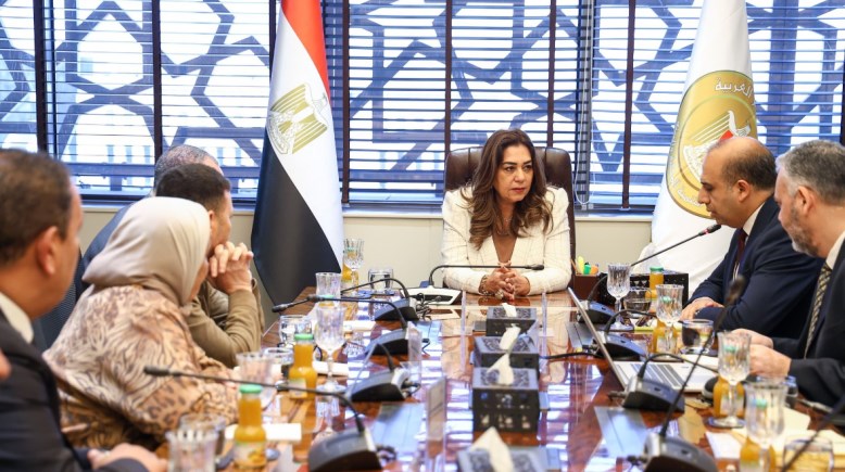 الدكتورة منال عوض