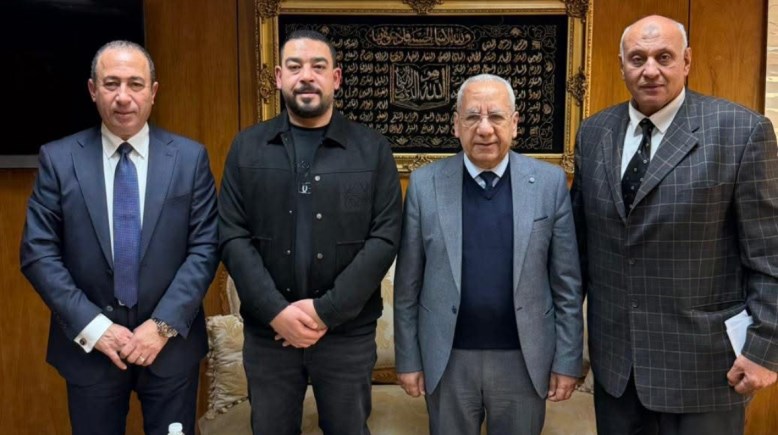 النائب أحمد رجب الشافعي يتوسط المسؤولين