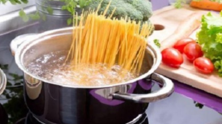 سلق المكرونة 