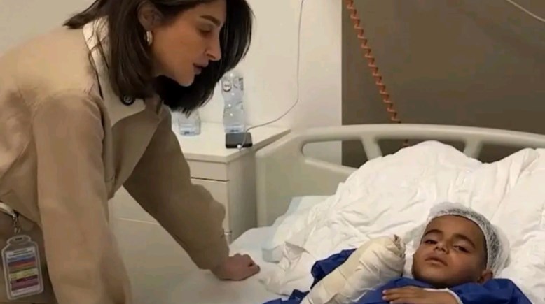 هبة السويدي في زيارة الطفل مالك