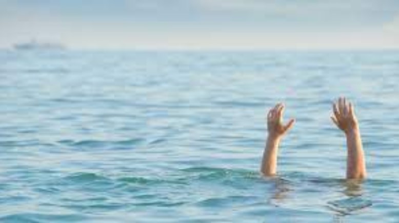  إنقاذ مواطن حاول إنهاء حياته بالقفز من أعلى كوبري قصر النيل